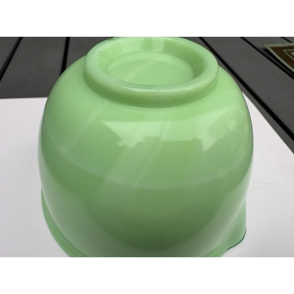 Vintage kitchen jadeite green milk glass mixing bowl 6.5